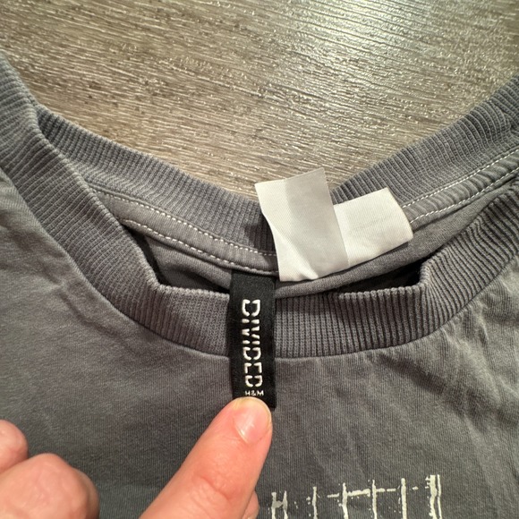 Nirvana Shirt Womens XL Gray Short Sleeve Tee Guitar‎ Graphic Print Band Tee - Picture 4 of 9